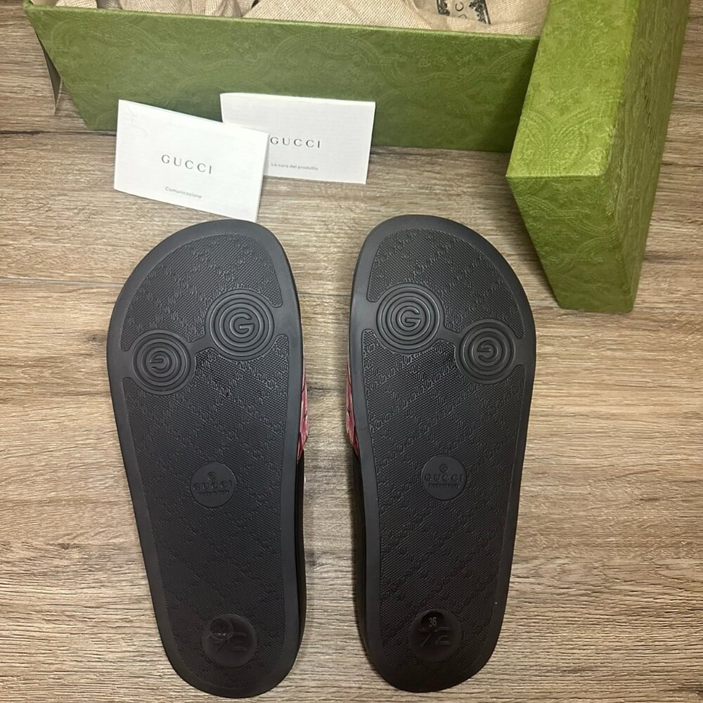 Gucci Bloom Supreme Slides - Picture 5 of 11
